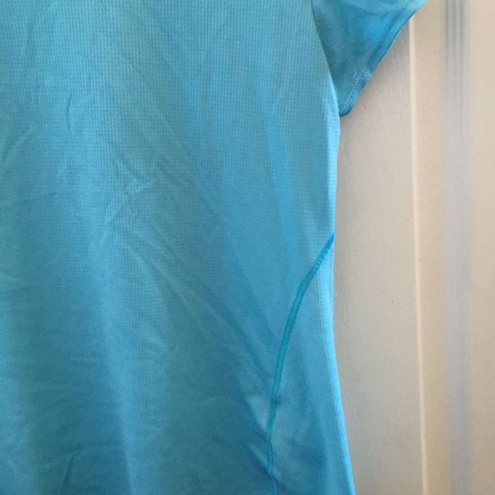 FINAL MARKDOWN LADIES ASICS tee large - Picture 2 of 3